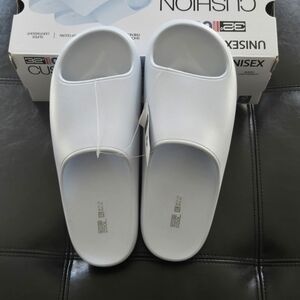 32 Degrees Women's White Slide Slippers